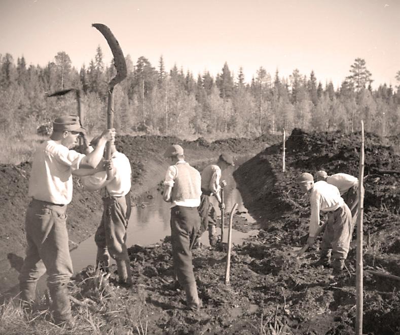 Ojankaivajia Tampereen Aitolahdella. Kangas Jussi 1946. Museokeskus Vapriikki 1. Johdanto Ihminen on hyödyntänyt vesistöjä monella tapaa jo vuosituhansien ajan.