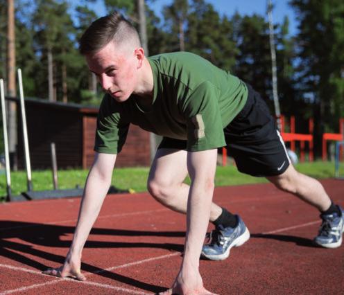 I I T E 2 0 1 7 LÄHTÖLAUKAUS ASEVELVOLLISUUTEEN KUTSUNNAT ovat asevelvollisen ensimmäinen merkkipaalu. Sitä ei kuitenkaan kannata turhaan stressata.