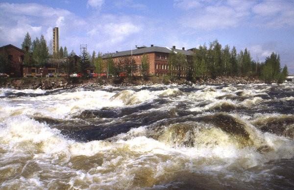 Tainionkoski Tainionkoski oli aikanaan varmaankin yksi Suomen komeimpia koskia, ja uskoisin, että monelta nykyajan kumivenekoskiseikkalijalta se olisi jäänyt laskematta.