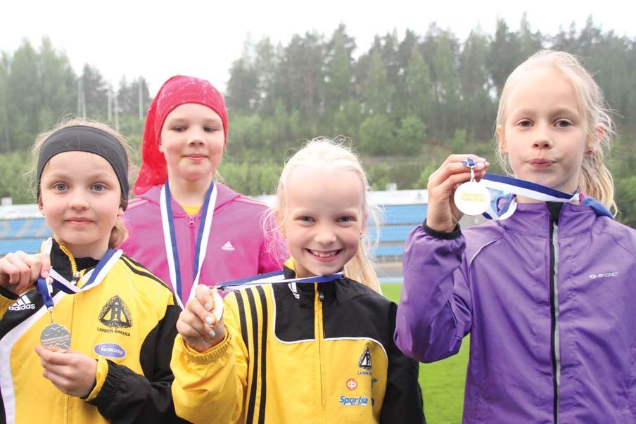 T9 4x400m kulta: Helmiina Saarikunnas,