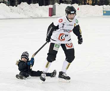 Tällä kertaa mustat ratkaisivat suoraan kahdessa ottelussa ja menivät jatkoon otteluvoitoin 2-0.