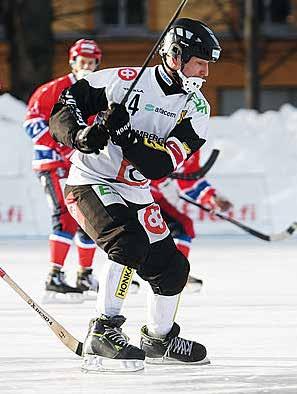 Pelaajamuutokset Maalivahtiosastolle Kampparit sai Botnian Juuso Tervosen ja niinikään Botniasta keskikentälle tuli Kasperi Hirvonen.