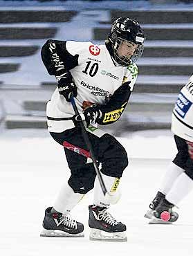 Veeti Lempinen siirtyi OLS:n riveihin ja HIFK:n sotisopaan pukeutuu Jaakko Liukkonen. Ville Särkkä siirtyi Nässjön jääpallo lukioon.