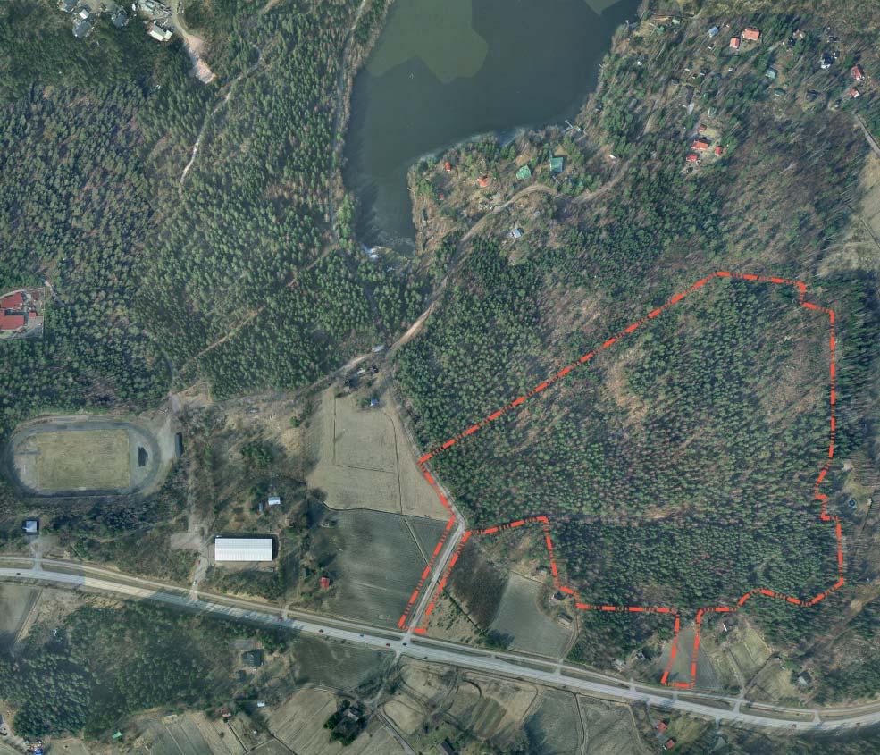 3. Suunnittelun lähtökohdat - Utgångspunkter 3.1 Suunnittelualueen yleiskuvaus Noin 12 ha:n laajuinen kaava-alue sijaitsee Sipoon eteläisen keskuksen Söderkullan itäosassa.