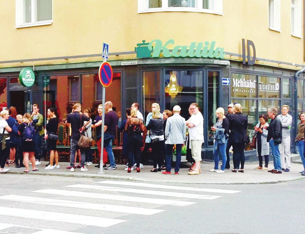 Pintxojono kiemurteli kolmannen kerran 2017 yleisöäänet kahmineen Pikkubistro Kattilan edestä lähes Laukontorille asti.
