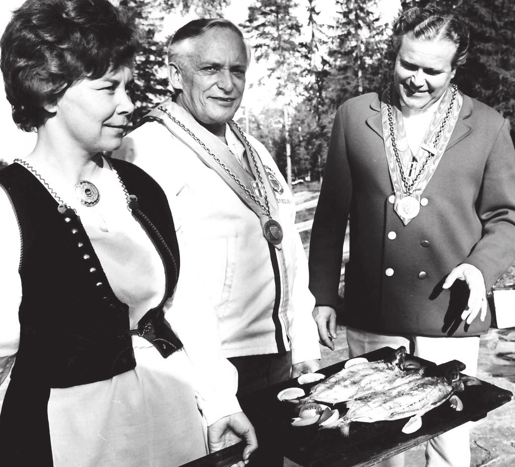 KUVA: Kuuluisan Ravintola Sorsapuiston Grillin emäntä Anna- Liisa Pellas (vas.