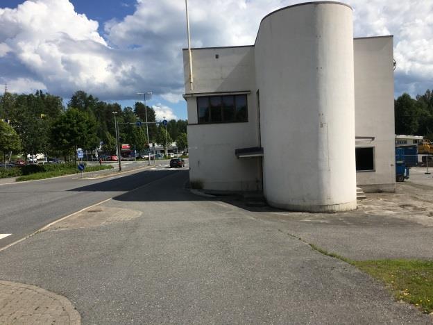 Tullut ilmoituksia kuivatukseen liittyvistä ongelmista. Alueella on isohko avouoma joka on pusikoitunut OP:n suojellun rakennuksen nurkille kertyy vettä rankkasateilla.