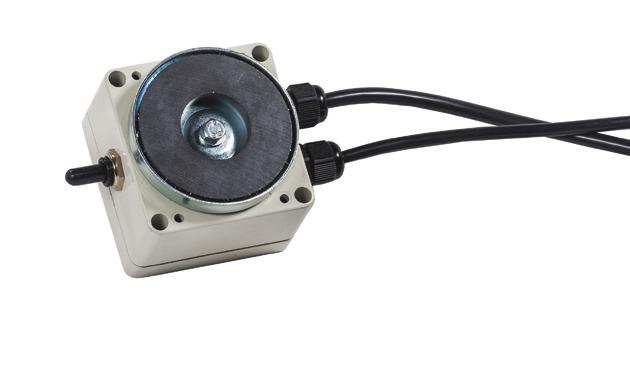 Kääntötoiminto perustuu kahteen hydrauliikkasylinteriin, ja kääntöliikettä ohjataan sähkökotelon pienellä ohjaussauvalla.