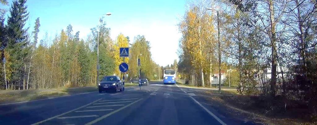 Mt 130 Ansunkorventien liittymän suojatie ennen toimenpiteiden toteutusta (autokameran