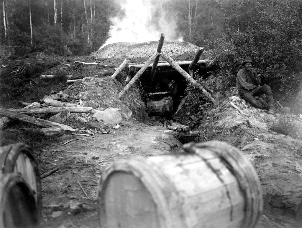 ennestään pyyntikuoppakohteita Jäätiönlammelta ja Kuikkalammentien varrelta, kohteet sijaitsevat aivan vierekkäin. Niissä on tehty tutkimuksia vuosina 2007, 2009 ja 2012.