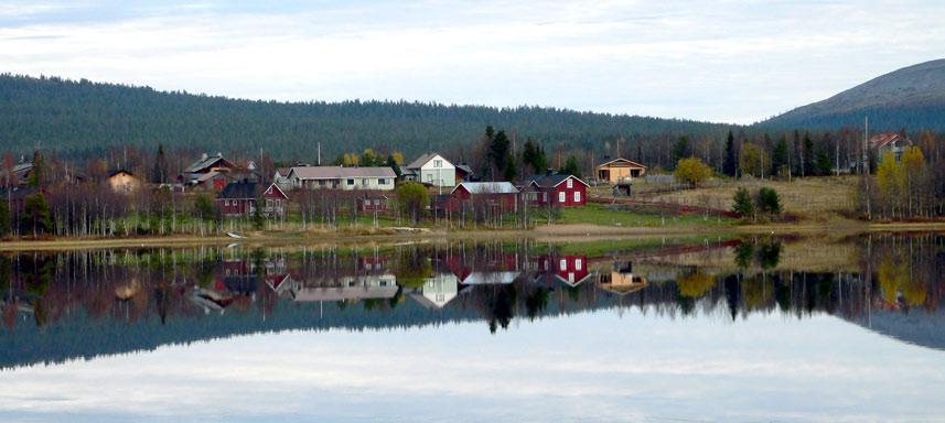 27 Tiina Merikoski Paikallisväestön reagointitapojen nelikenttäanalyysi korostaa vaikuttamisen aktiivisuuden tasoja suhteessa koettuihin vaikutuksiin.