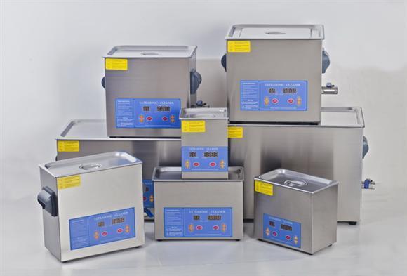 U9000 ULTRAÄÄNIPESURI ULTRASONIC CLEANER Käyttöohje Instruction manual Alkuperäisten käyttöohjeiden käännös Original manual HUOMIO!