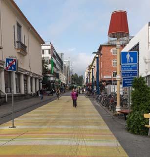 (Jyväskylän kaupunki 2015e) Asemakadun ja Väinönkadun uudet, kävelijäystävälliset ulkoasut on esitetty kuvassa 22.