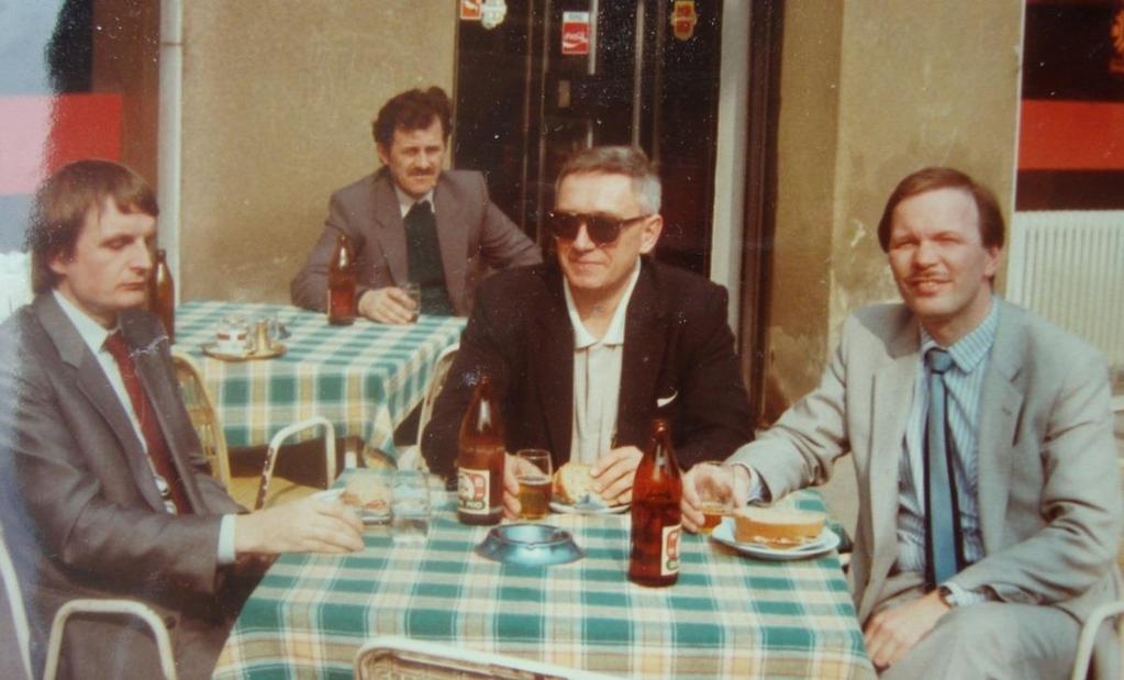 4 KONSULTTIHOMMISSA 4.1 Sarajevo Olin olympiakeväänä 1984 konsultointimatkalla Sarajevossa juuri talviolympialaisten jälkeen.