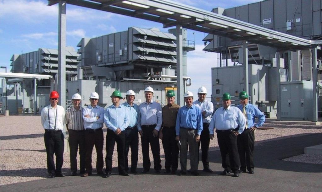 Kuva 6.4.2 Wärtsilän Gigawatt-team katsomassa pahinta kilpailijaa USA:n markkinoilla eli GE:n kaasuturpiinilaitosta 2005.