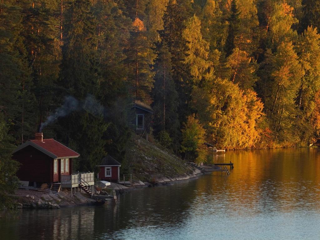 HYVINVOINTIMÖKKI Mökki sijaitsee rauhallisessa paikassa, mielellään veden äärellä. Mökki on varustukseltaan ja sisustukseltaan korkeatasoinen (4-5 tähteä).