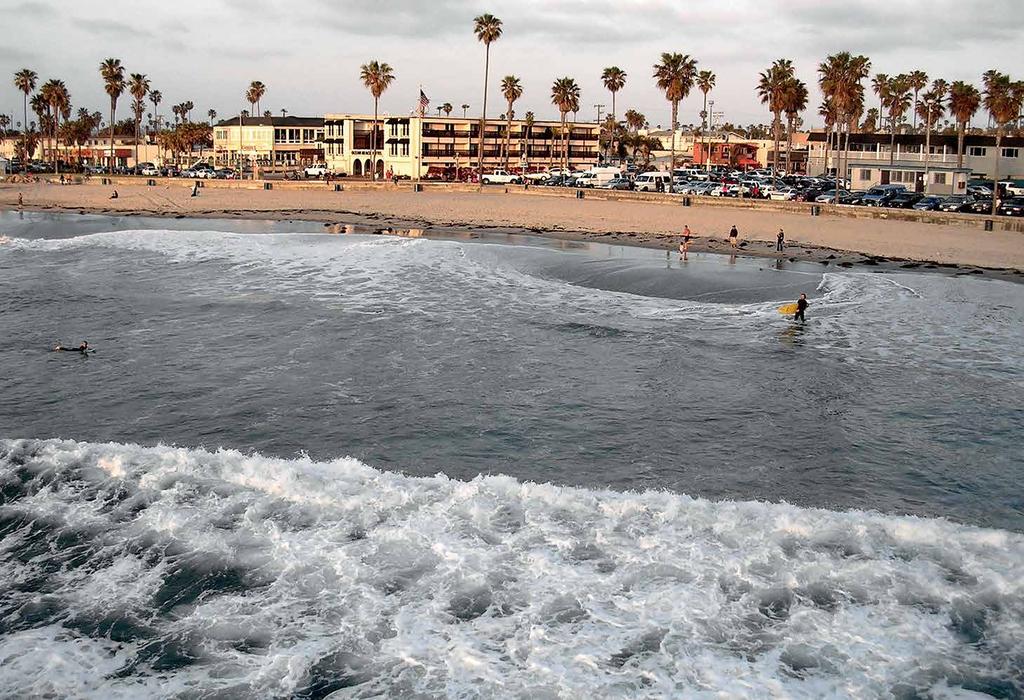 Ocean Beach (community center) Ocean Beach on Sunset Cliffs Boulevardin molemmin puolin levittyvä rantakaistale Tyynen meren rannalla San Diego joen eteläpuolella.