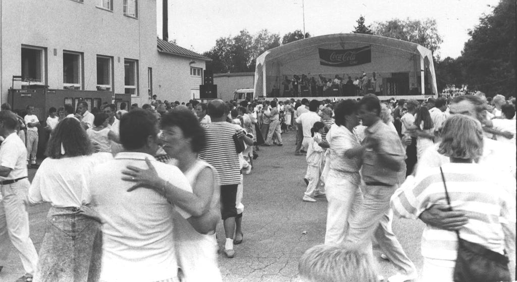 Siltatanssit 1988 Siltatanssit järjestetään jälleen Kaustisen