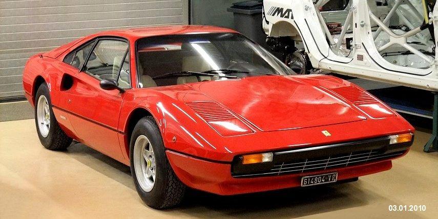 12 Kuvio 1. Ferrari 308 GTB (Mäkelä Auto-Tuning Oy 2010). Kuvio 2. Ferrari 308 GTB (Mäkelä Auto-Tuning Oy 2010). 2.1.2