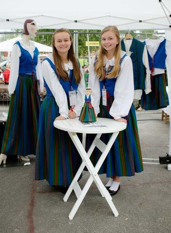 FESTIVAALIPUOTI avoinna klo 10-22, yläkoululla Valikoima ihania festivaalituotteita paidoista postikortteihin!