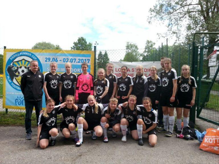 C-tytöt Pärnu Summer Cupissa Haka C-tytöt osallistuivat 173 joukkueen Pärnu Summer Cupiin, C-tyttöjen sarjassa oli 12 joukkuetta. 5 päivän pelimatka Pärnuun oli upea reissu.