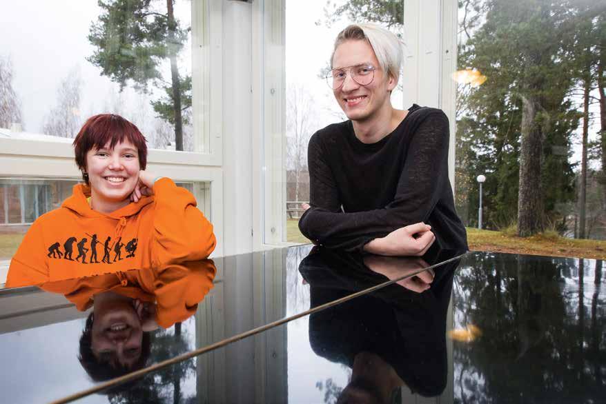 18 Nea Grönmark ja Aki Haukia asuvat viikot Kanneljärven Opiston asuntolassa.