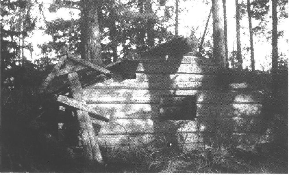 KUVA: HAUDUGROBU KÄSNÄSELÄN HAUTAUSMAALLA. KUVA TEOKSESTA MEIJÄN SALMI KUVINA. Salmin pääseurakunnan alueella oli 1940-luvulle asti käytössä ainakin seuraavat kreikkalaiskatoliset hautausmaat.