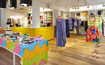 Seitsemän uutta Marimekko-myymälää Suomeen Kotimaassaan Marimekko avasi uudet omat myymälät Espoossa Kauppakeskus Sellossa, Lappeenrannassa sekä Helsingissä.