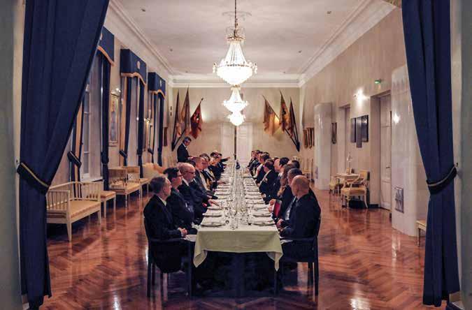 Järjestöt Esa Aittokallio Juhla-ateria nautittiin UudPr:n upseerikerhon juhlasalissa Raaseporissa.