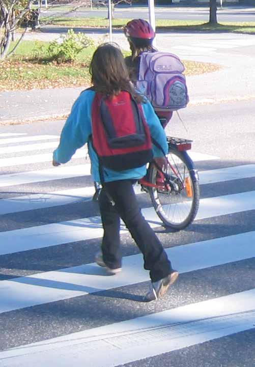Kävelyä ja pyöräilyä edistetään Liikenne- ja viestintäministeriö julkaisi keväällä 2011 valtakunnallisen kävelyn ja pyöräilyn strategian vuoteen 2020 mennessä.