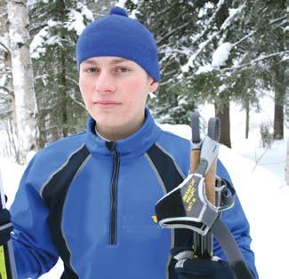 Talvisessa liikkumisessa hengittävä alusvaatekerta, välivaatekerta ja tuulenpitävä päällysvaatekerta ovat toimivat. Sormien, varpaiden, pään ja lantion seutu on syytä suojata erityisen hyvin.