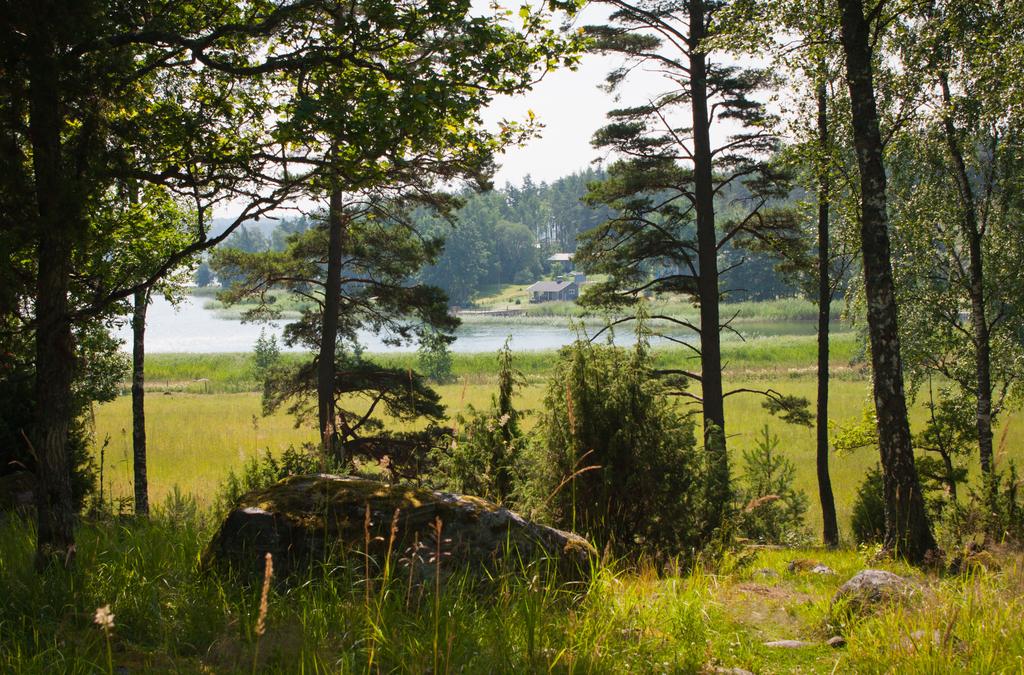 Pyöräretket Instant-retket Suomessa luontokohteille on tyypillistä, että te- Retkiä kannattaa tietysti järjestää myös vaik- hokkaan talouskäytön sävyttämässä ympäristössä ka kuinka lyhyellä