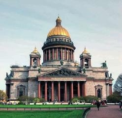 2 päivä Vasemmalla puolella meiltä on Nikolai I:n patsas, pystytetty 1859. Se pystytettiin keisari kuoleman jälkeen arkkitehti Ogjust Monferranin suunnitelman mukaisesti.
