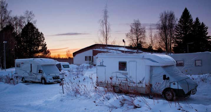 Kotimaassa Kotimaassa 1 Kuntorannassa on talvella kolmisenkymmentä ajoneuvopaikkaa. huoltotilat ja kylpylä ovat aivan vieressä. Kuntoranta google Suurimmassa altaassa on matala lasten ranta.