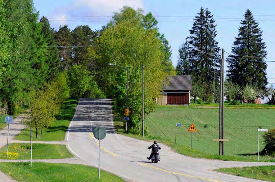 Heinolantie nousee Säyhteentien haarasta Koulunmäen