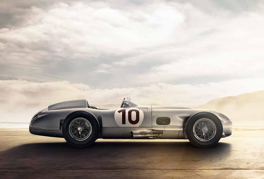 44 Mitä moottoriurheilu olisikaan ilman Mercedes-Benziä? Kaikkien aikojen ensimmäisen autokilpailun voittaneessa autossa oli Daimlerin kehittämä moottori. Ensimmäinen Mercedes oli kilpa-auto.