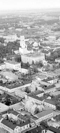 Kaupungin historia Oulun kaupungin perusti kuningas Kaarle IX vuonna 1605 mantereelle Linnansaarta ja linnaa vastapäätä. Oulu sijaitsee Pohjanlahden rannalla, Oulujoen suistossa.