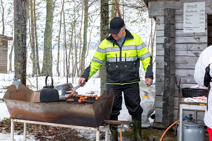 RUVASHIIHTOTUNNELMIA Ruvaslahti-Oriniemi-Ruunaluodon saaren laavu hiihtoretki;ruvashiihto, suksittiin maaliskuun lopulla.