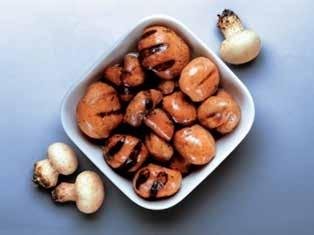 Grillattu herkkusieni 2500g, säilykepussi Viljellyt herkkusienet "Agaricus bisporus" (80% ), auringonkukkaöljy, suola, valkosipuli, persilja, happamuudensäätöaine: E270,