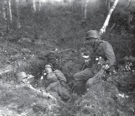 Paavo Koli oli komennettu Jussi Turtolan määräämiin erityistehtäviin. Näitä kahta miestä yhdisti myös heidän traagiset kohtalonsa. Everstiluutnantti Turtola antoi joukoilleen päiväkäskyn 24.7.1941.