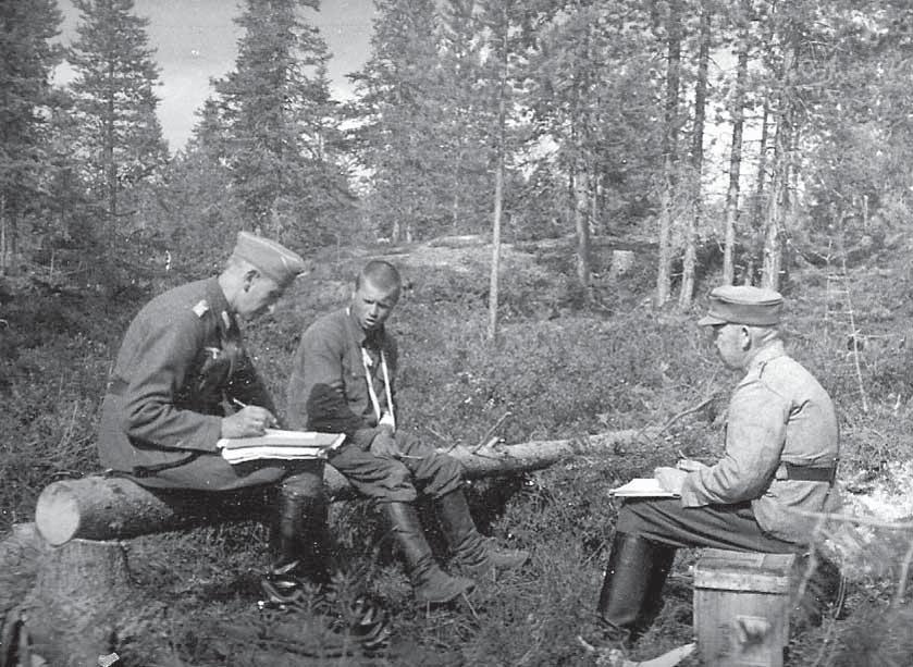 jäivät vain ihmettelemään, miten suomalaisilla riittää rohkeutta siirtää yli tuhat miestä veneillä 2,5 tunnin matkalle vihollisen selustaan. Kolmen maan soturit epätasaisessa neuvottelussa.