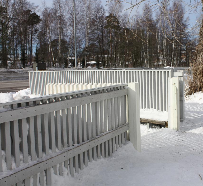 Turvallinen aita on riittävän tukeva. Aita ei saa myöskään vaarantaa liikenneturvallisuutta peittämällä liikennealueiden näköyhteyksiä eikä innostaa kiipeilemiseen.