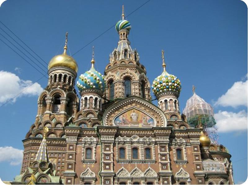 EREMITAASI Pietarin Talvipalatsin yhteydessä toimiva valtiollinen Eremitaasi on maailman kolmanneksi suurin taide- ja kulttuurihistoriallinen museo.