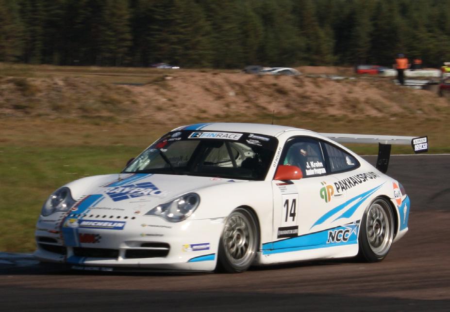 Porsche GT3 Cup Trophy Finland Luokat ja mallit Porsche 911 GT3 Cup Type 996 Vuosimalliin 2005 asti (luokka 1) Luokassa 1 ajetaan vanhimmalla kalustolla sarjassa, ja autojen vuosimallit voivat