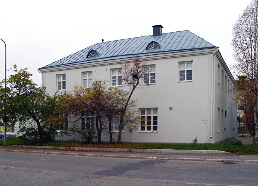 Jälleenrakennuskauden monumentaalista kouluarkkitehtuuria. 10. Entinen meijeri Kemijärven Osuusmeijeri perustettiin 1927 ja komea kivinen meijerirakennus oli valmis vuoden 1929 alussa.