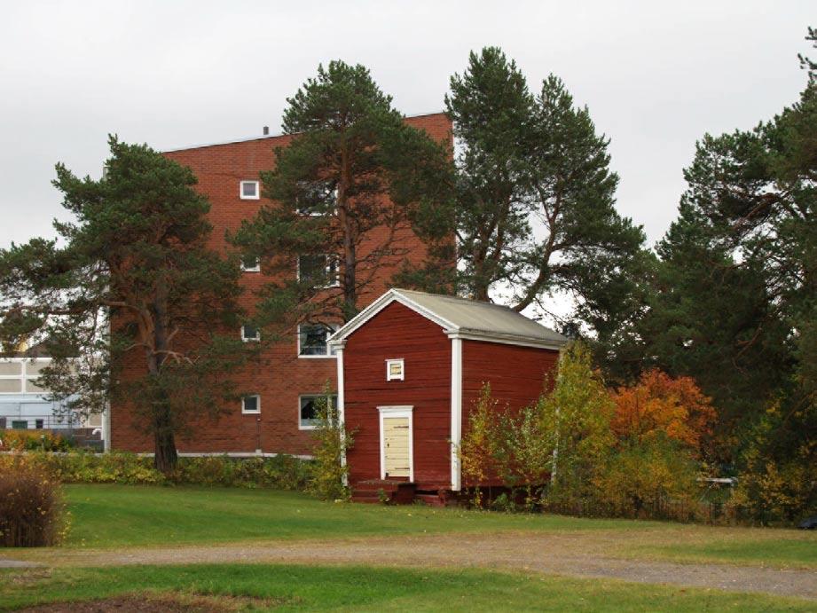 15. Vapaudenkadun akseli Vapaudenkatu muodostaa Kemijärven keskustan pääakselin yhdistäen kirkkoympäristön VPK:n taloon. Katu esiintyy samannimisenä jo Yrjö Waskisen 1920-luvun asemakaavassa.