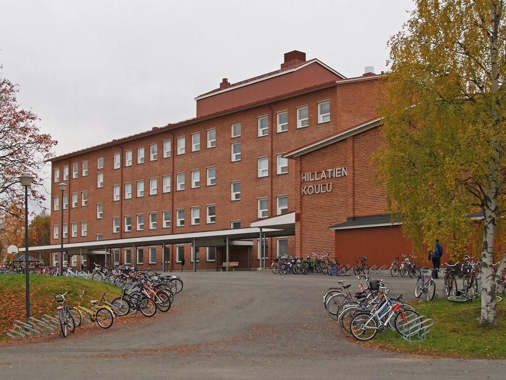 18. Hillatien koulu Hillatien koulu rakennettiin entiselle yhteiskoulun tontille 1957 arkkitehti Väinö Hirvelän laatiman suunnitelman mukaan.