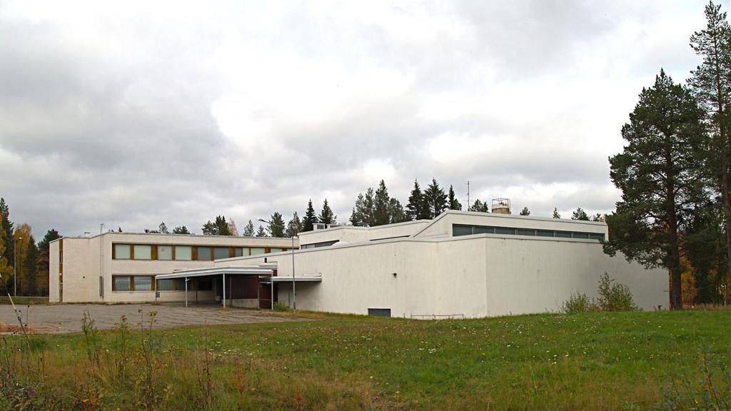 26. Lepistön koulu Arkkitehti Jorma Järven suunnittelema Kemijärven Yhteiskoulun entinen koulurakennus on vuodelta 1963. Se jäi koulujenkin suunnittelijana tunnetun arkkitehdin viimeiseksi työksi.