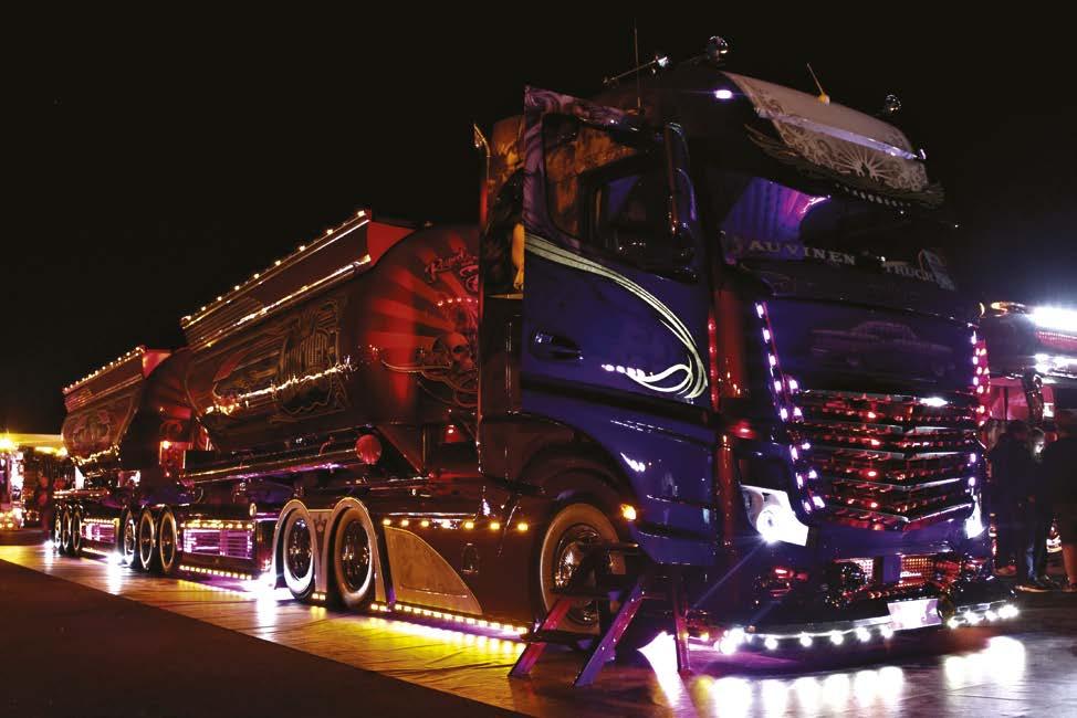 Useiden asiakkaidemme valmistamiin laitteisiin ja kuljetuskalustoon pääsi tutustumaan Alahärmän kuljetusmessuilla, jotka järjestettiin samaan aikaan Power Truck Shown kanssa viime elokuussa.