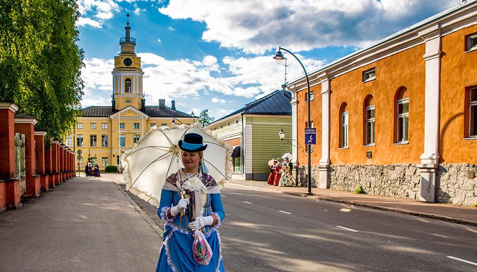 KESKIVIIKKO 13.7. klo 10-15 klo 10.00 klo 12-13 Koko perheen merirosvoristeily Merirosvomiehistö toivottaa koko perheen merirosvoseikkailuihin!